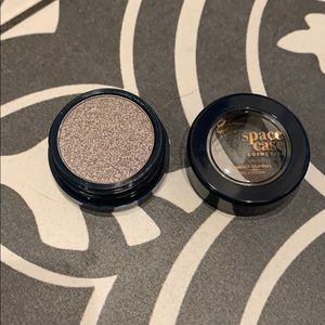 NWOT space case shimmery silver eyeshadow